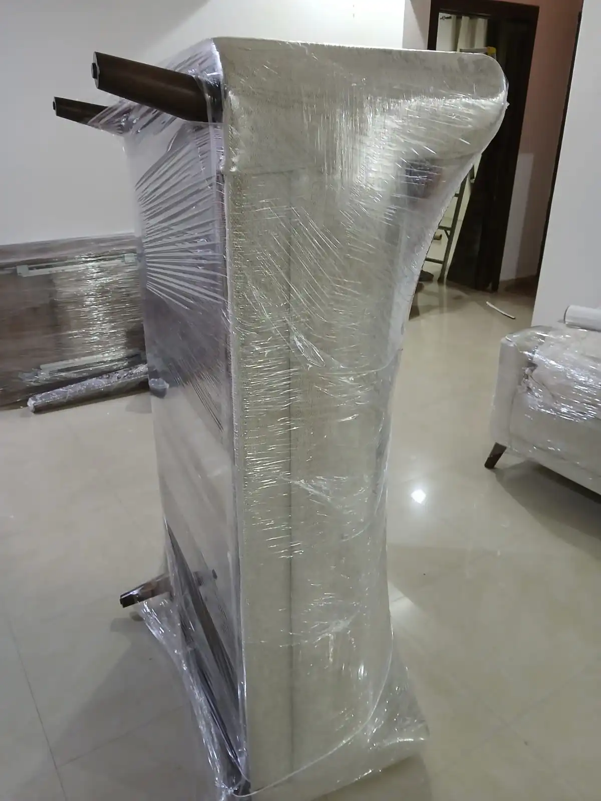 تغليف غرفة نوم باحترافية قبل نقل العفش بالرياض — الاحسان لنقل الأثاث